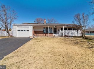 23 Linden Ln, Levittown, PA 19054