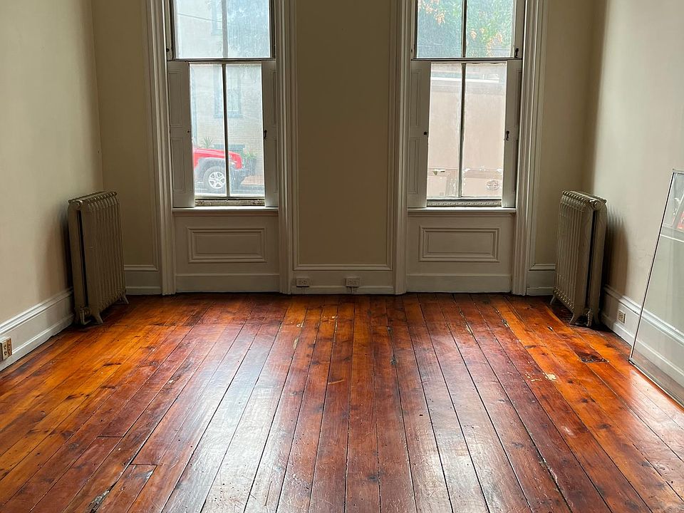 Main room , original hardwoods