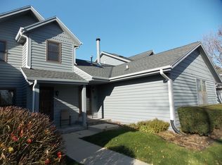 349 Lexington Ct, Pewaukee, WI 53072
