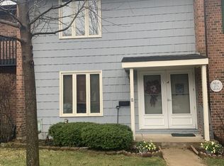 14 Pioneer Park Pl, Elgin, IL 60123
