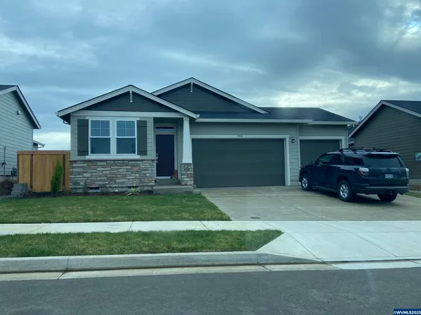 910 Blackberry St, Mount Angel, OR 97362