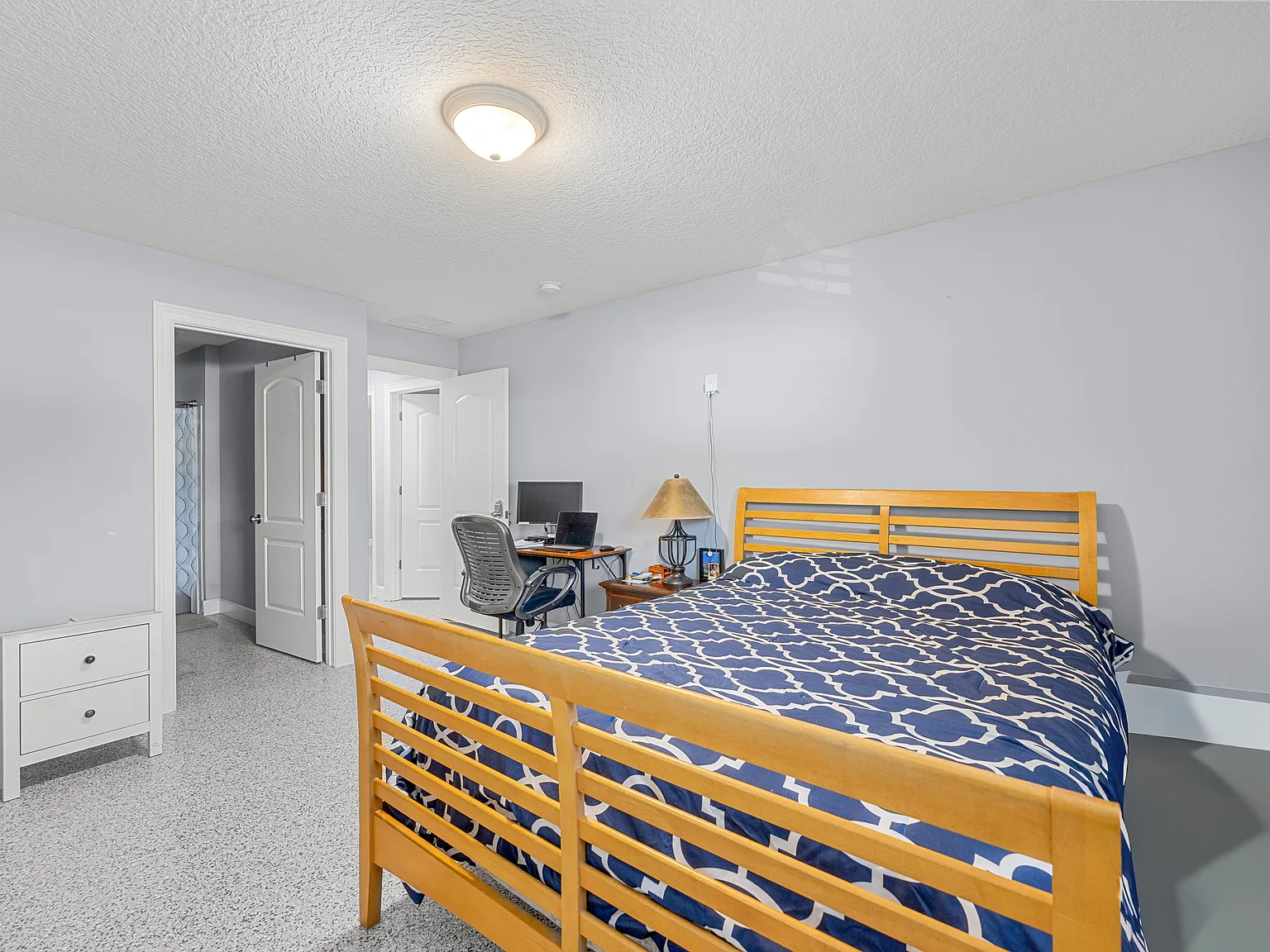 1 bed, 250 sqft, $995 — Photo 3