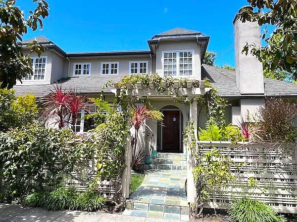 5 bed, 3500 sqft, $14,500 — Photo 2