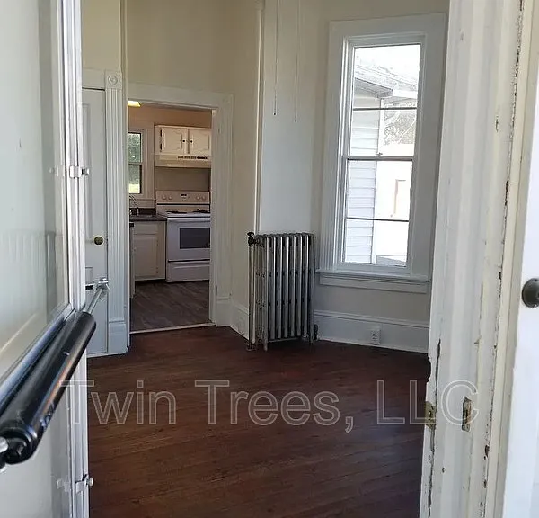 5951 King St — Photo 4