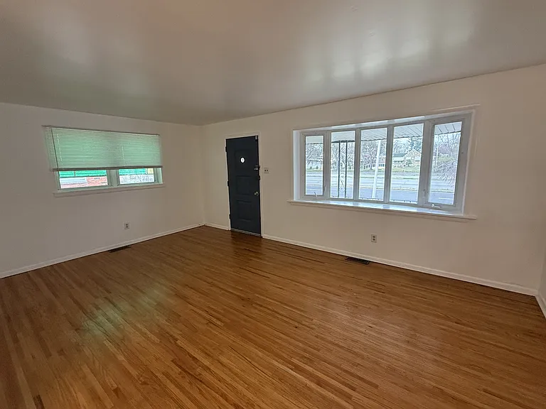 8835 Roosevelt Blvd — Photo 4