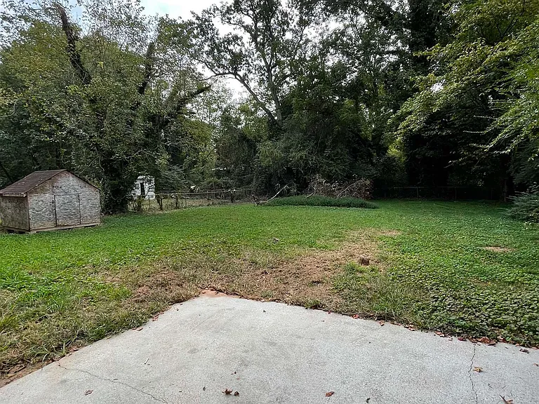 1808 Meadowglades Dr — Photo 14