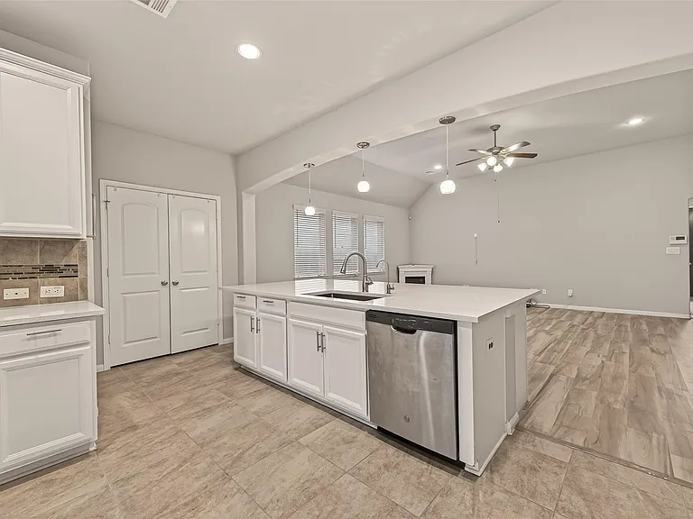 20427 Alpine Meadow Pl — Photo 16