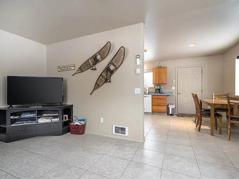 893 Capistrano NW — Photo 9