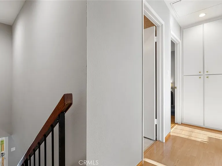 19124 Hamlin St #5 — Photo 12