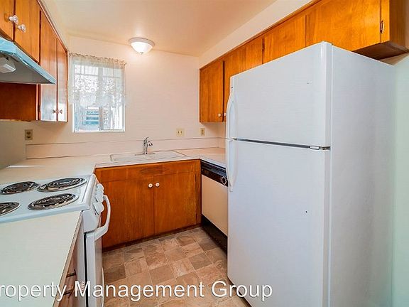 2nd image of 1526 7th St APT 6