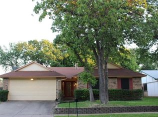 3800 Pinewood St, Bedford, TX 76021