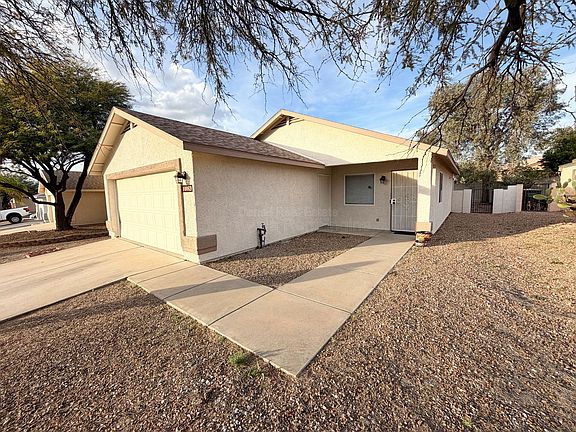 3rd image of 10069 E Paseo