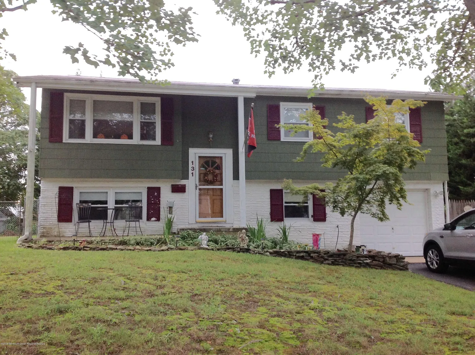 131 Susan Dr photo 1