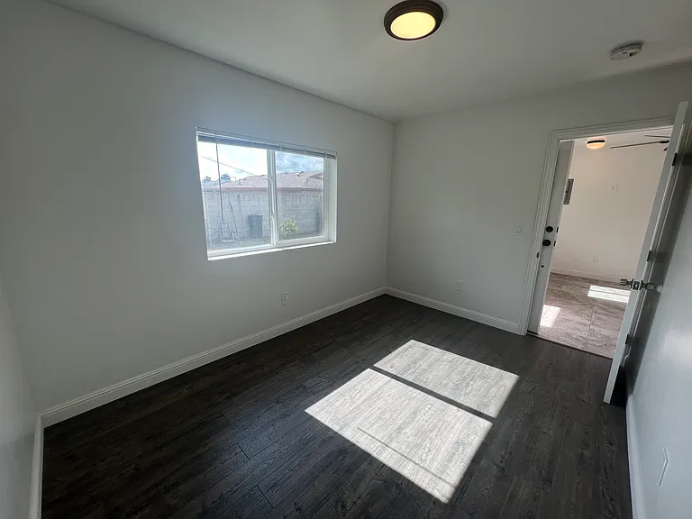 804 W Nectarine Ave #A — Photo 12