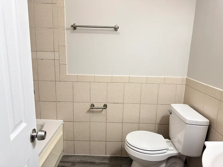 1246 Queen St NE #2 — Photo 18