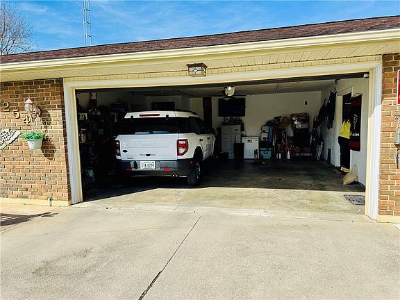 4th image of 1254 Howard Dr