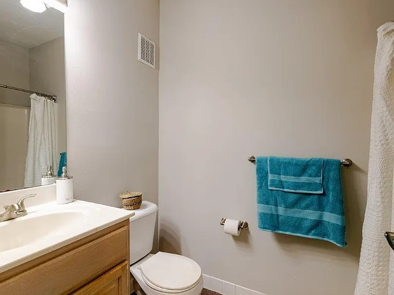 Bishops View Apartments and Townhomes — Photo 8