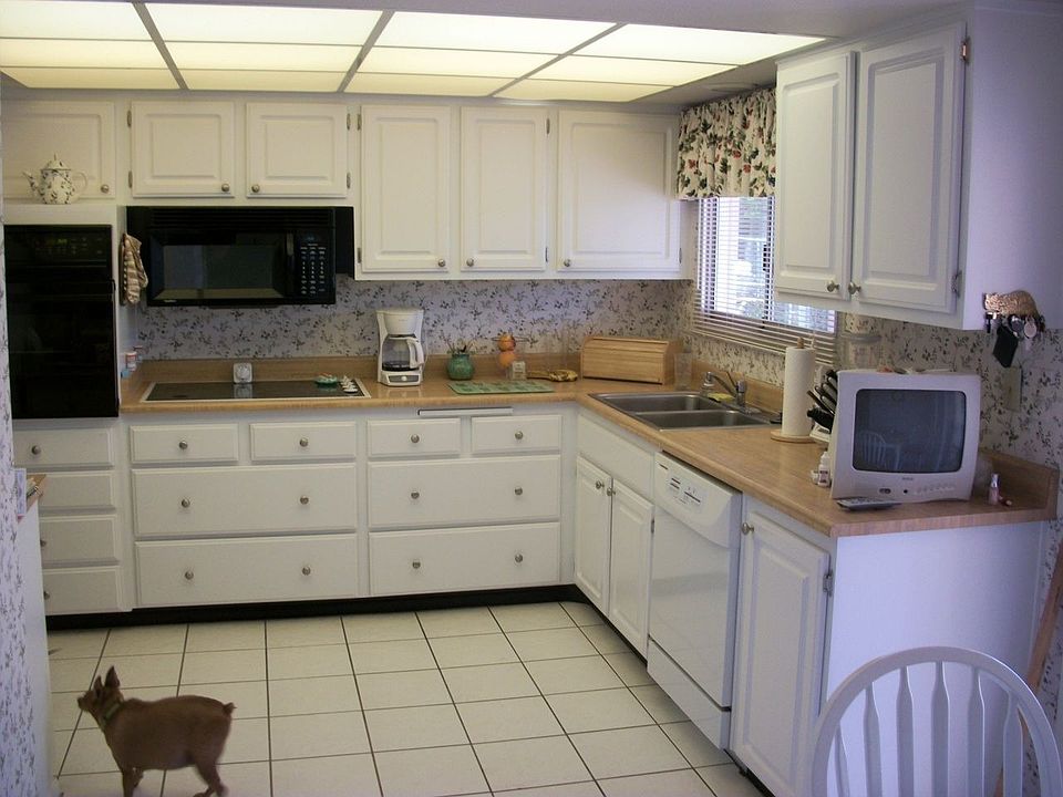 1st image of 12235 N Lake Forest Dr