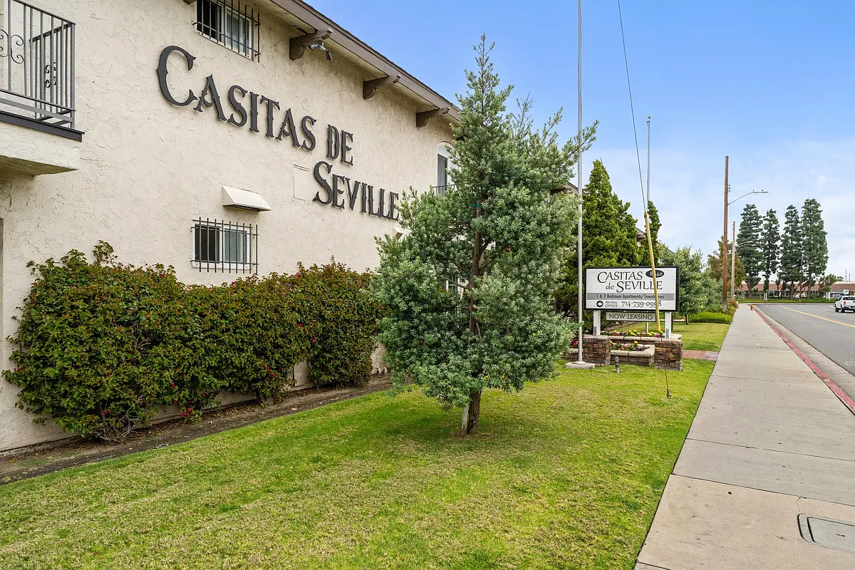Building Photo - Casitas De Seville
