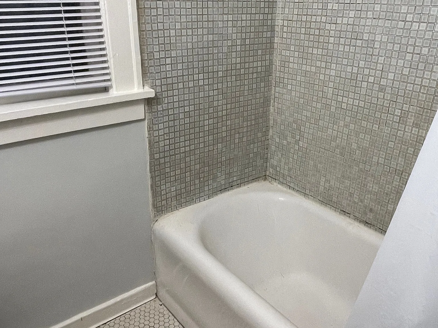 1506 Grand Apartments — Photo 4