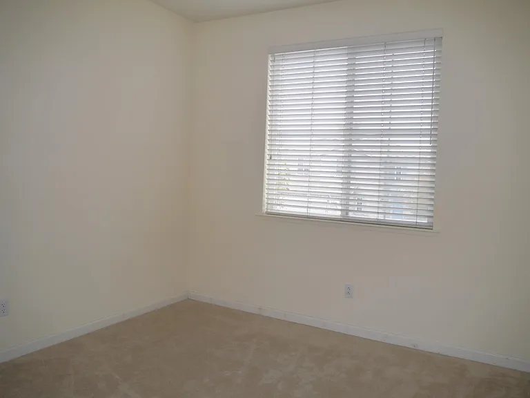 2442 Colby Ct — Photo 8