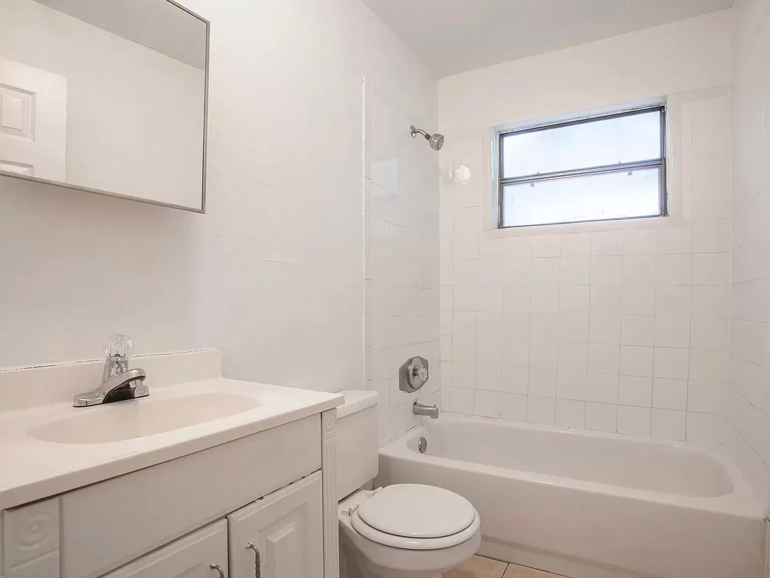 2678 Ernest St — Photo 2