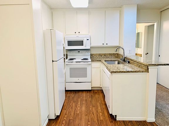 5th image of 4600 Lamont St Unit 4-320