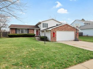 2408 Cherry Hills Dr, Champaign, IL 61822