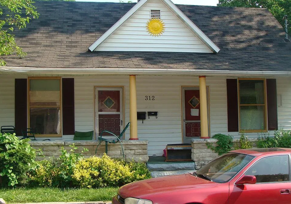 312 W 15th St #HOUSE
