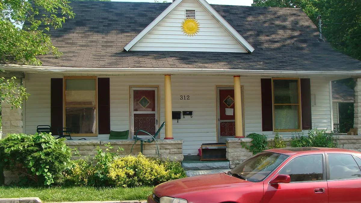 312 W 15th St photo 1