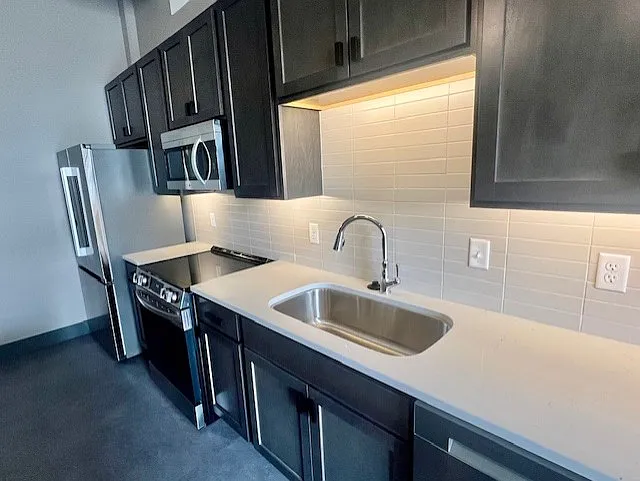 1 bed, 855 sqft, $1,995 — Photo 4