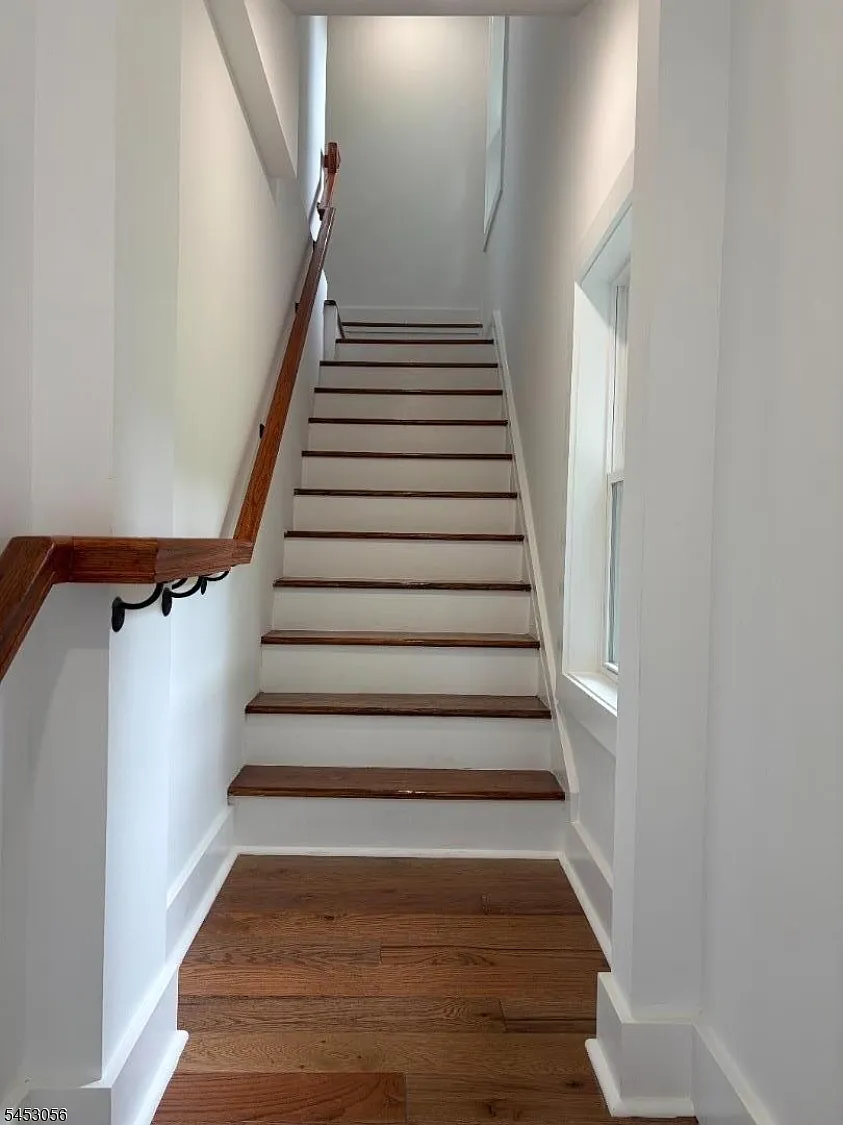 2 bed, 1.0 bath, 664 sqft, $3,250 — Photo 2