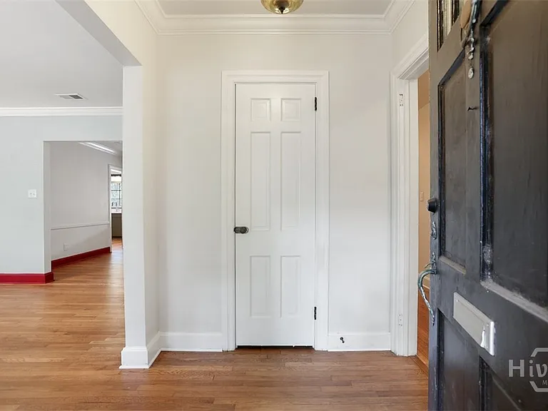 404 Gordonston Ave — Photo 3