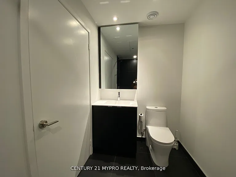 20 Edward St #1714 — Photo 11