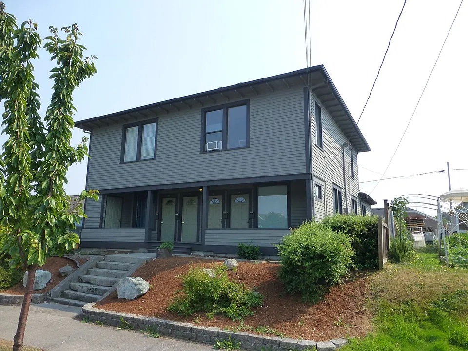 1109 & 1111 8th St