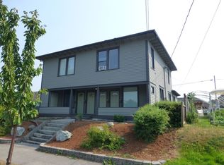1109 & 1111 8th St #B, Anacortes, WA 98221