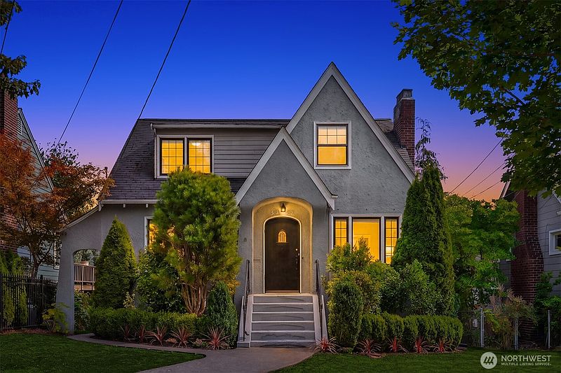 2nd image of 5208 36th Avenue NE