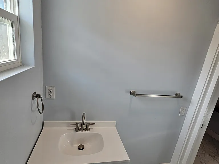 108 S Sunland Dr #C — Photo 10
