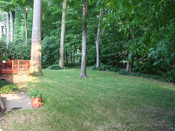 3rd image of 6527 Crabapple Dr