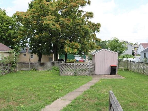 2nd image of 604 Highland Ave