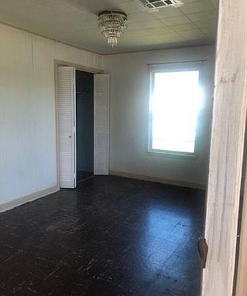 3rd image of 1920 Pailet Ave