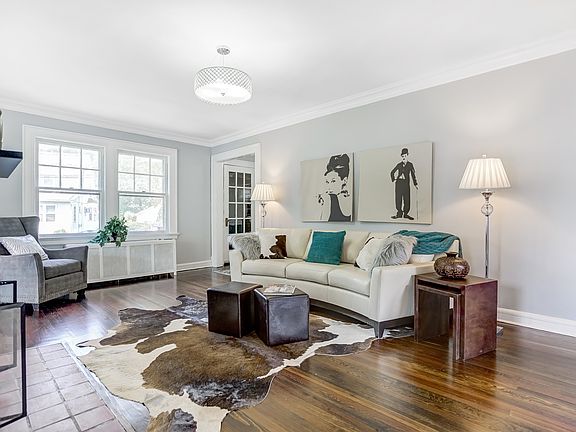 3rd image of 162 Burnett Ave