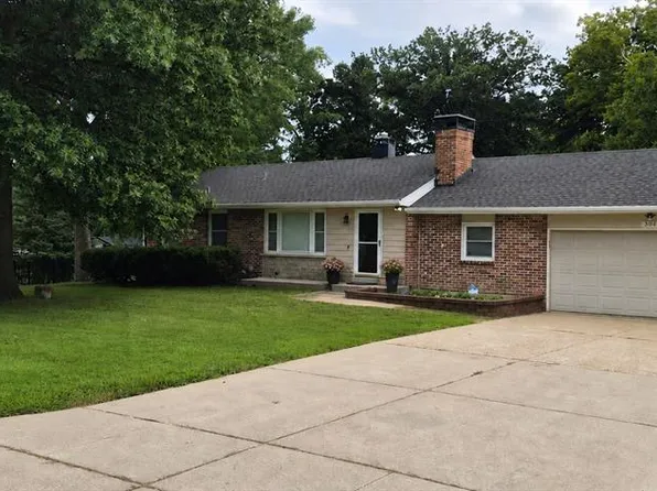 304 Essen Ln, Ballwin, MO 63021
