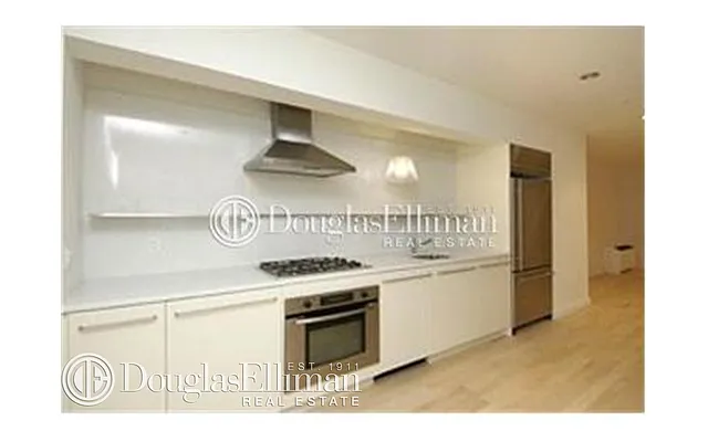 Rented by Douglas Elliman | media 14