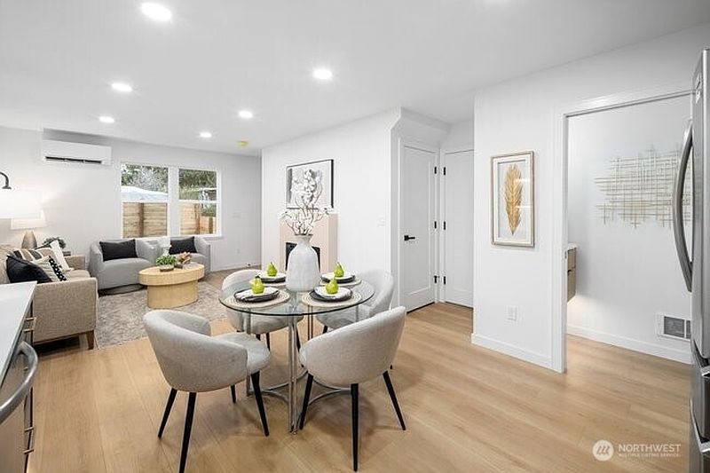 3rd image of 3215 22nd Avenue S