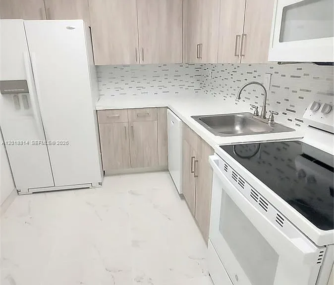 3300 NE 192nd St #808 — Photo 3