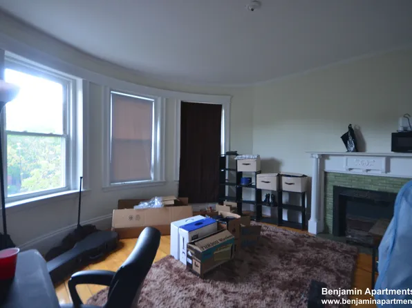 1822 Beacon St, Brookline, MA