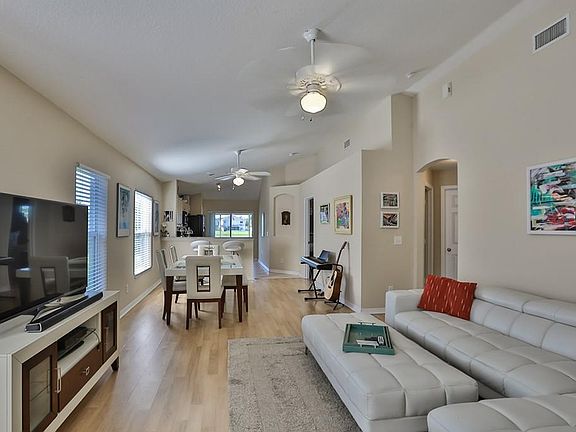 5th image of 10602 Lakeside Vista Dr