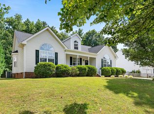 904 Earp St, Holly Springs, NC 27540