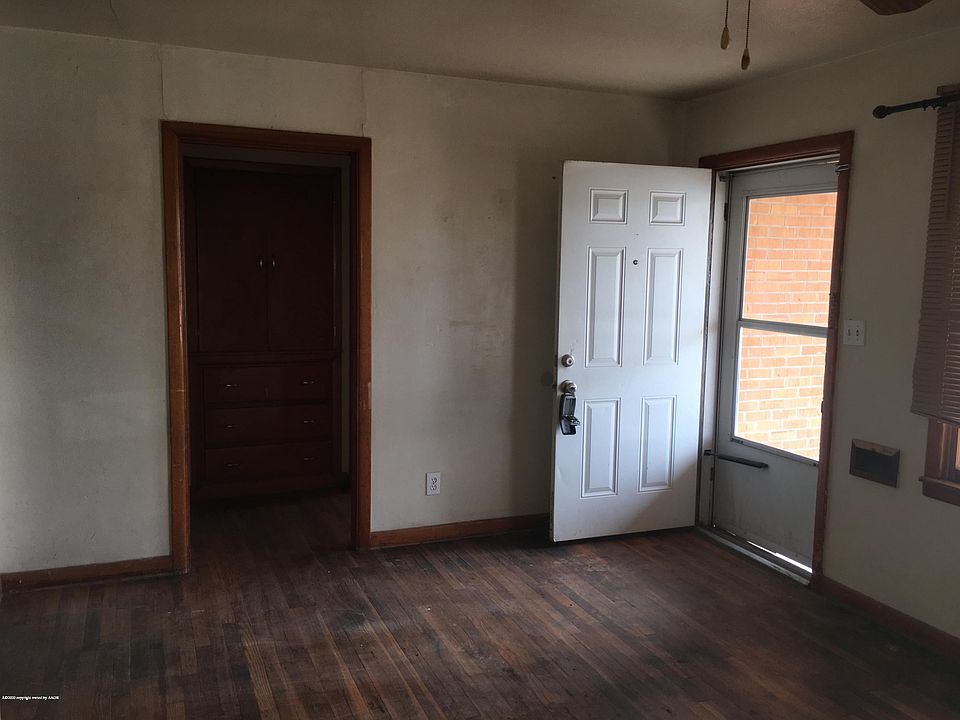 2nd image of 84 N Louisiana St